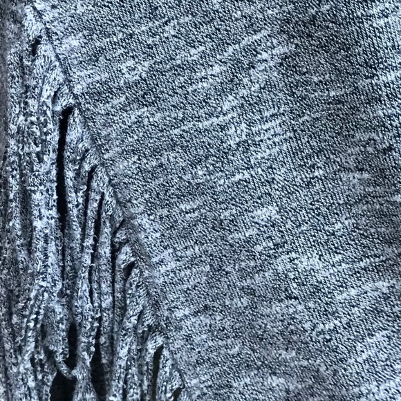 I 🖤 RONSON Merled Heather Gray Fringe Sweater | M - Picture 6 of 9